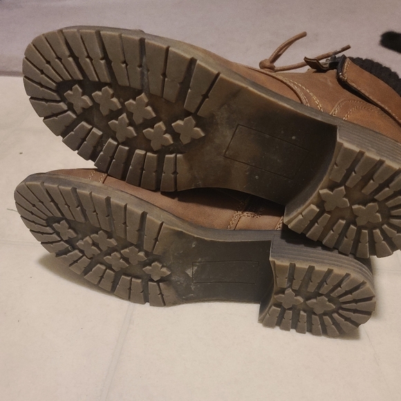 🦄 Denver Hayes Mila Sweater Combat Boot - Picture 2 of 4